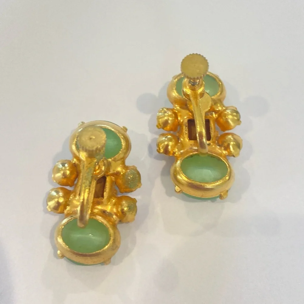 Vintage earrings green rhinestone screwbacks - Picture 3 of 7